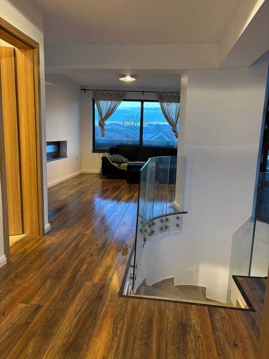 Vila in Baneasa,  langa Herastrau, intre Str. Garlei-Dobrogeanu Gherea