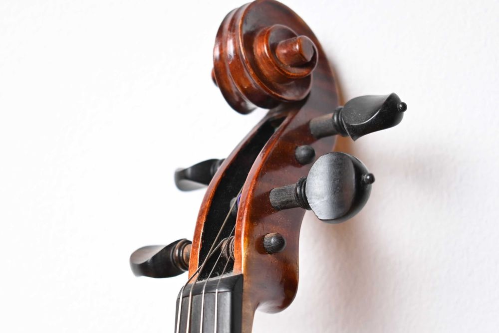 vioara 4/4 cu arcus si toc de vioara