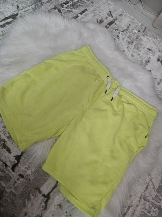 Свежи мъжки къси панталонки размер М,Л