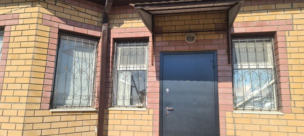 Металлочерепица. Решетки на окна. Окна