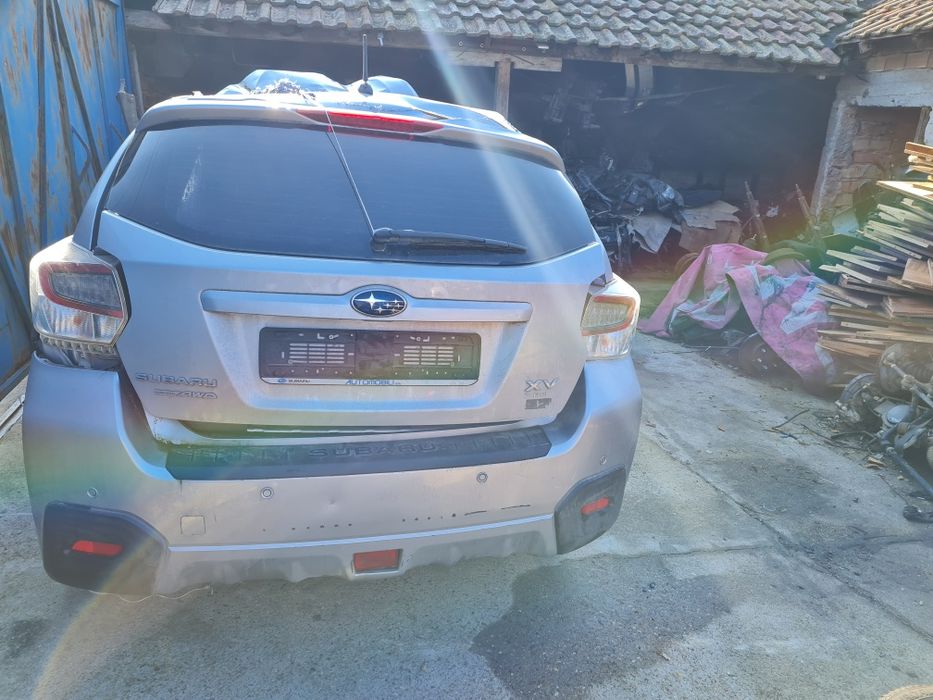 Продавам на части XV 1.6 бензин