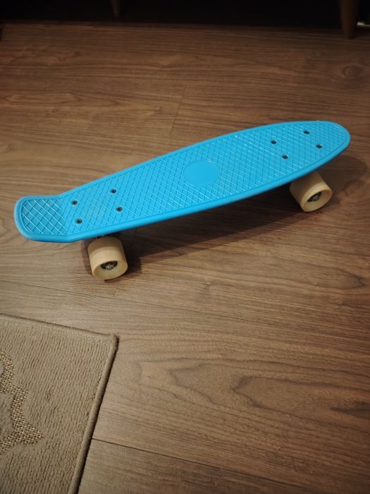 Skateboard aproape nou