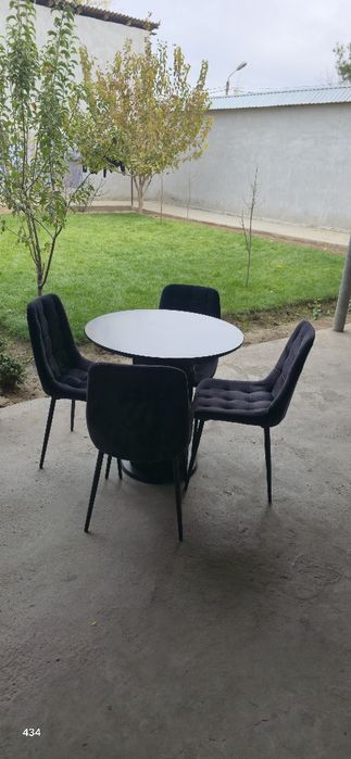 Продаётся стол стулья