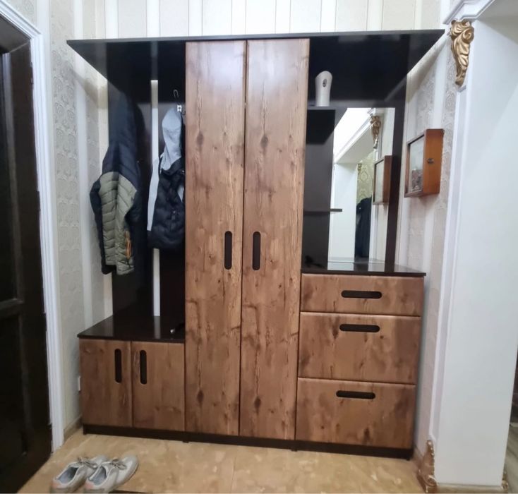 Шкаф для прихожей