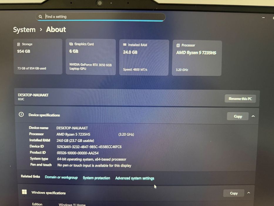 Геймърски лаптоп Lenovo Loq