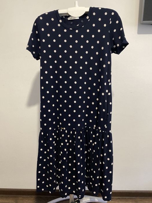 Каждое платье по 5