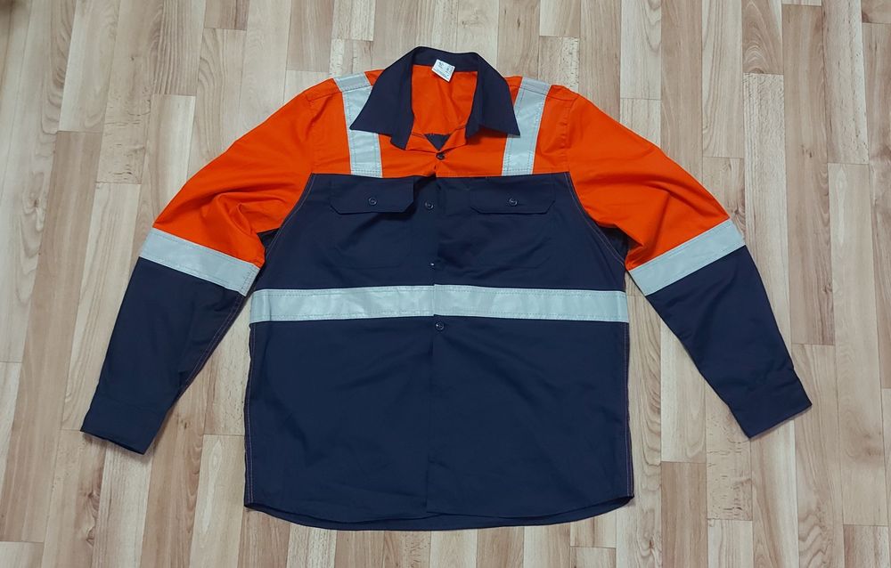 Продам рабочие брюки, комбинезон, рубашки