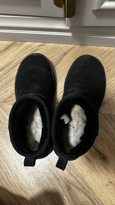 Ugg uri negre masura 38