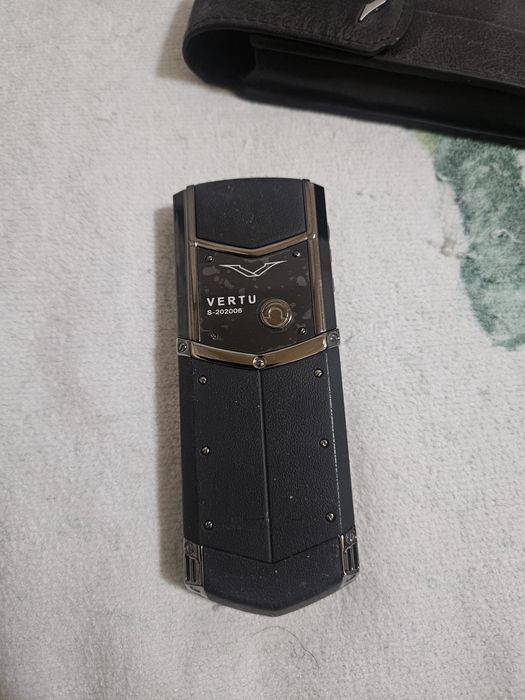 Vertu Slider (какNokia8800)