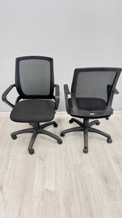 Продам кресла офисные