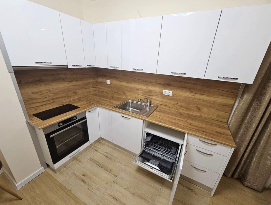 Тристаен апартамент в ж.к. Малинова долина.