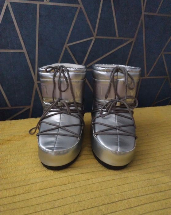 Moon boots noi argintii