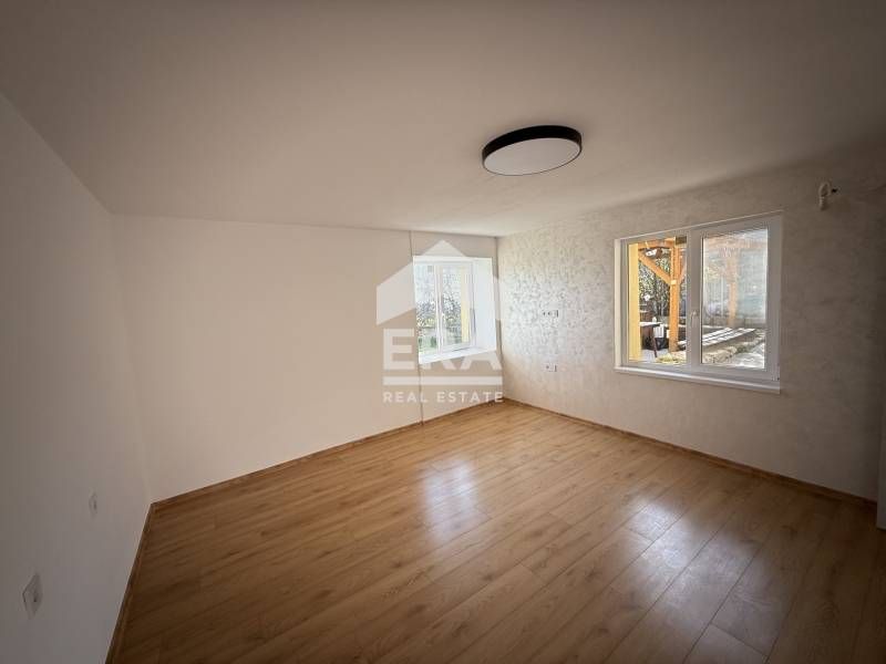 Двустаен, завършен до ключ апартамент за продажба, юг/запад, в близост