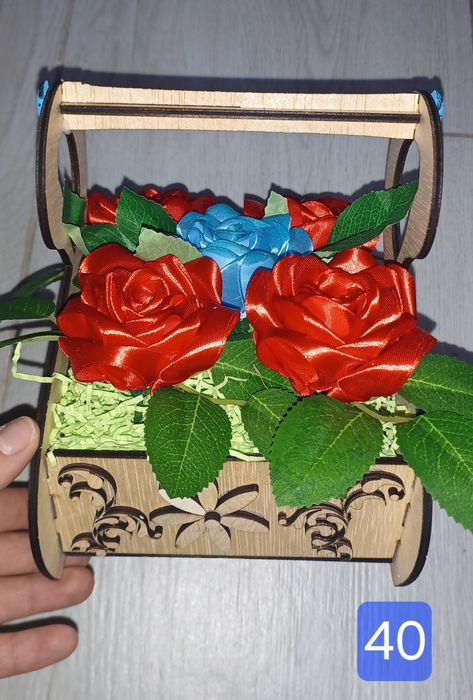 Aranjament trandafiri saten