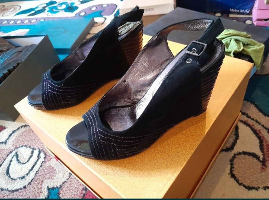 Продам обувь женскую 39-40 р