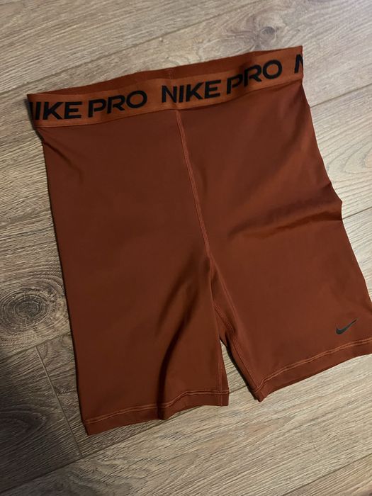 Nike  блуза и потник носени няколко пъти 20  лв /бр-