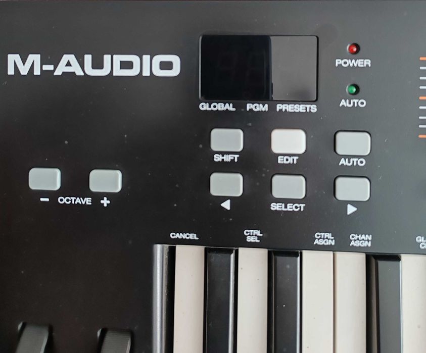 Vand orga midi M-Audio 49