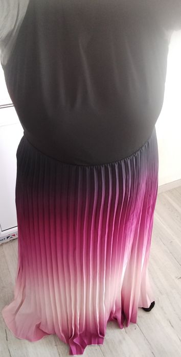 Rochie plisata degrade, elegantă și modernă