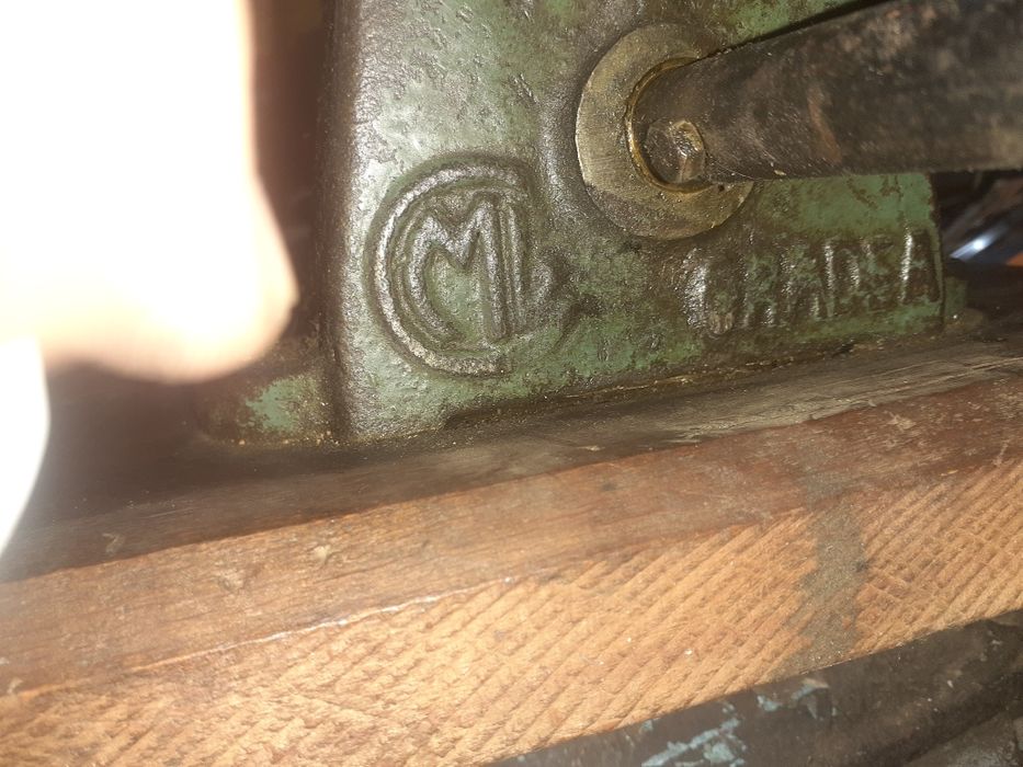 Antichitate, polizor manual