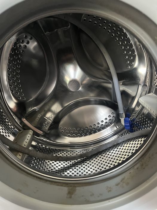 Продам стиральную машину Indesit