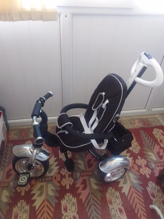 Продаю трехколоесный детский велосипед