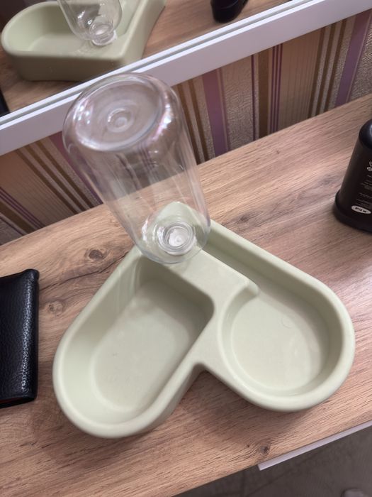 Продам кошачья миска с автопоилкой