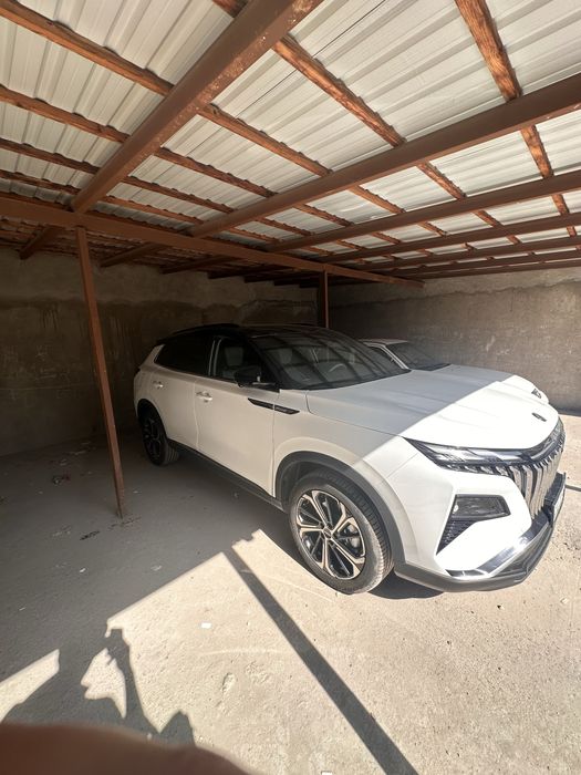 Dongfeng Aeolus Huge gibrit