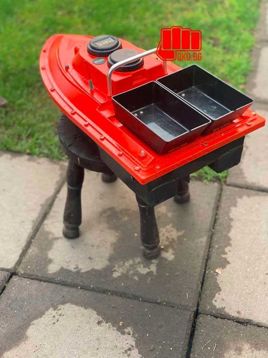 лодка за захранка с възможност за монтаж на GPS  модел 2020 Flytec