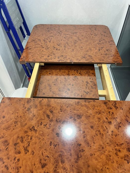 Продам стол для гостинной