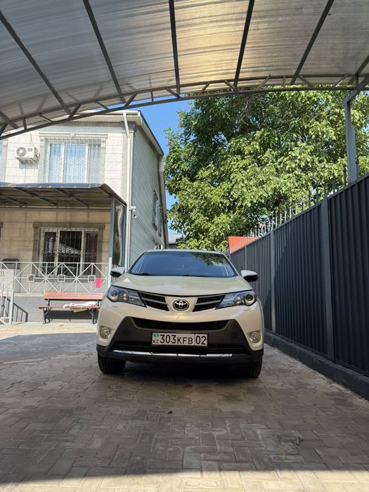 Toyota RAV4 2014 года