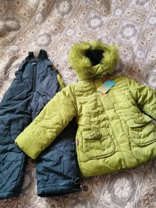 Продам комбинезоны, куртки детские- Зима