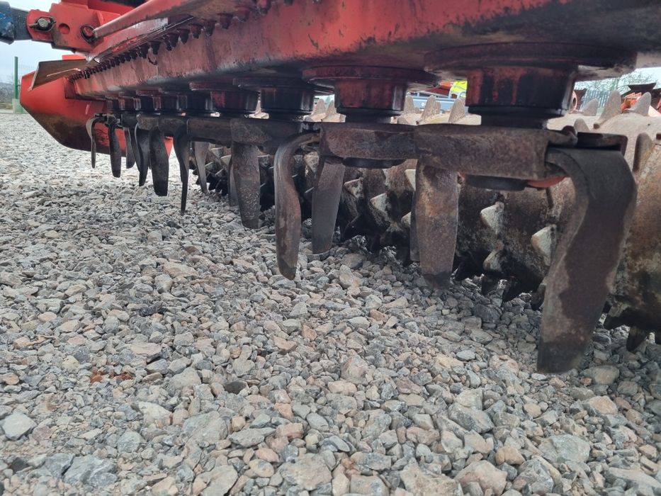 Freza Grapa Rotativa Kuhn HRB 302D