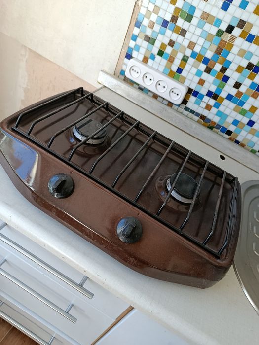 Продаю газ плиту с газ баллоном
