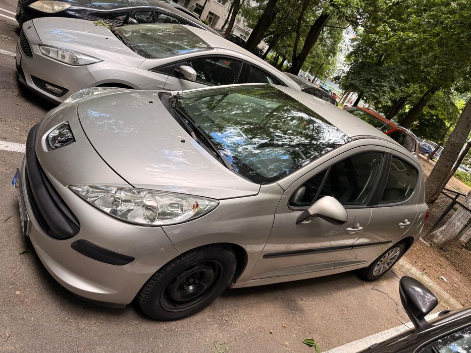 PEUGEOT 207