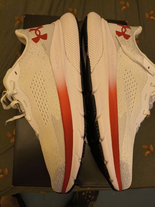 Adidași Under Armour