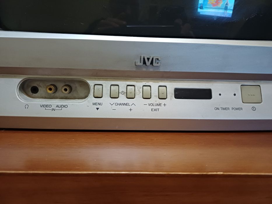 Продавам Телевизор  JVC