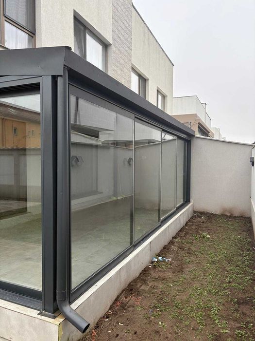 Acoperis cu panou sandwich sau sticla,structura aluminiu