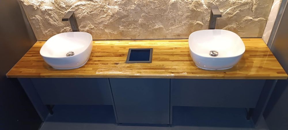 Изработка на сувенири, предмети, маси и др, от масив и епоксидна смола