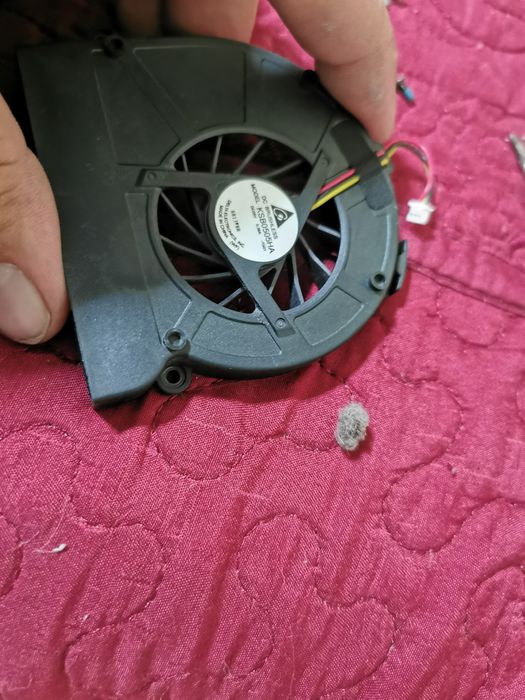 Service / Reparatii Laptopuri.