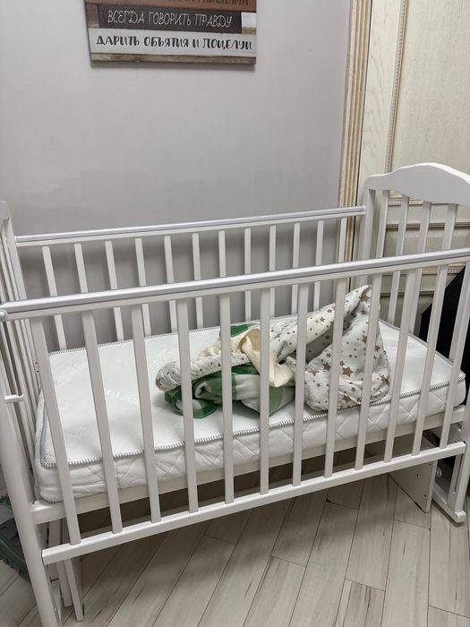 Продаем манеж кровать коричневого цаета