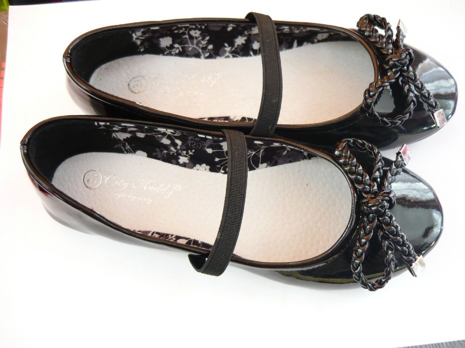 Vand pantofi de lac, noi, marimea 31