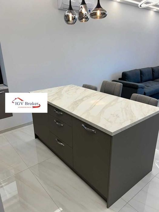 Тристаен апартамент в Кръстова вада