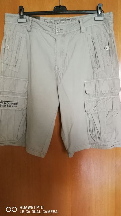 Pantaloni scurti