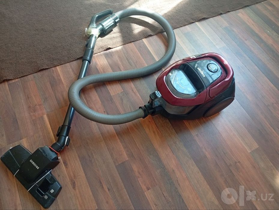 Рабочий пылесос продаётся