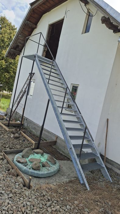 Scarii metalice zincate galvanizate la cela mai mica preț din România