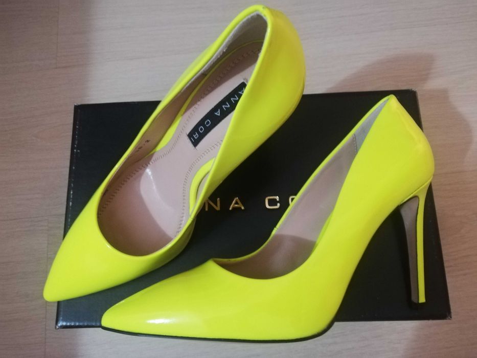 Pantofi stiletto Anna Cori noi, EU 38, piele lacuită, galben fluo