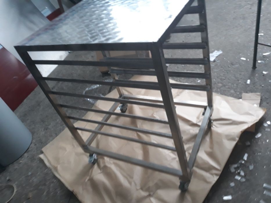 Suport cuptor inox cu sine tavi.