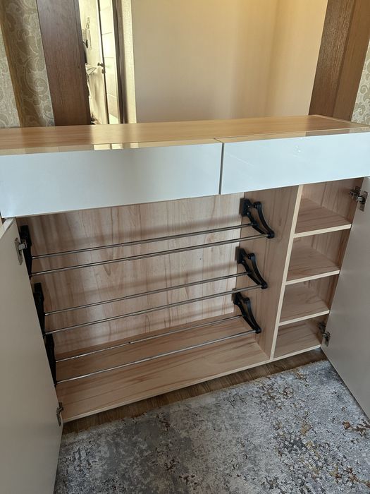 Продам шкаф в прихожую
