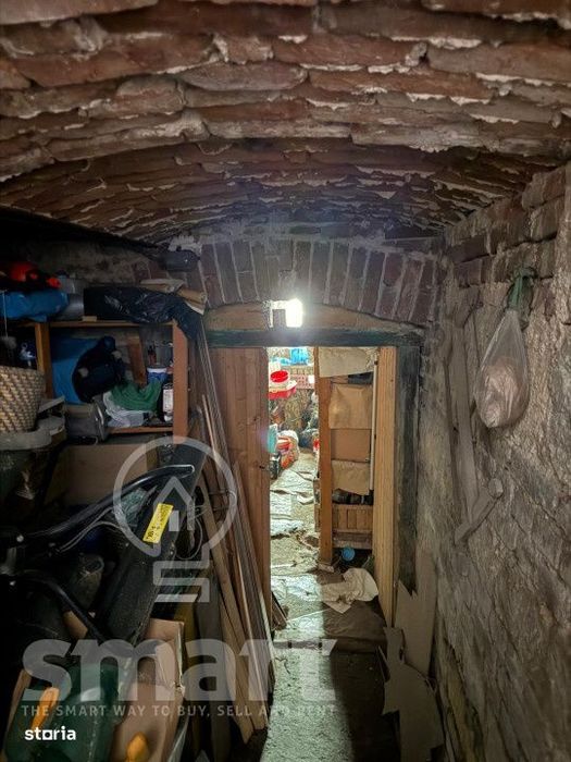 Casa in centrul istoric cu spatiu comercial si parcare proprie Zona 0