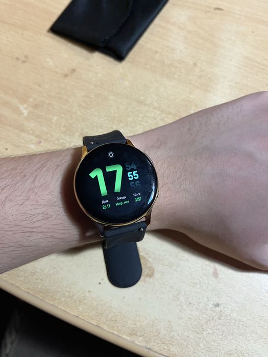 продаю часы samsung